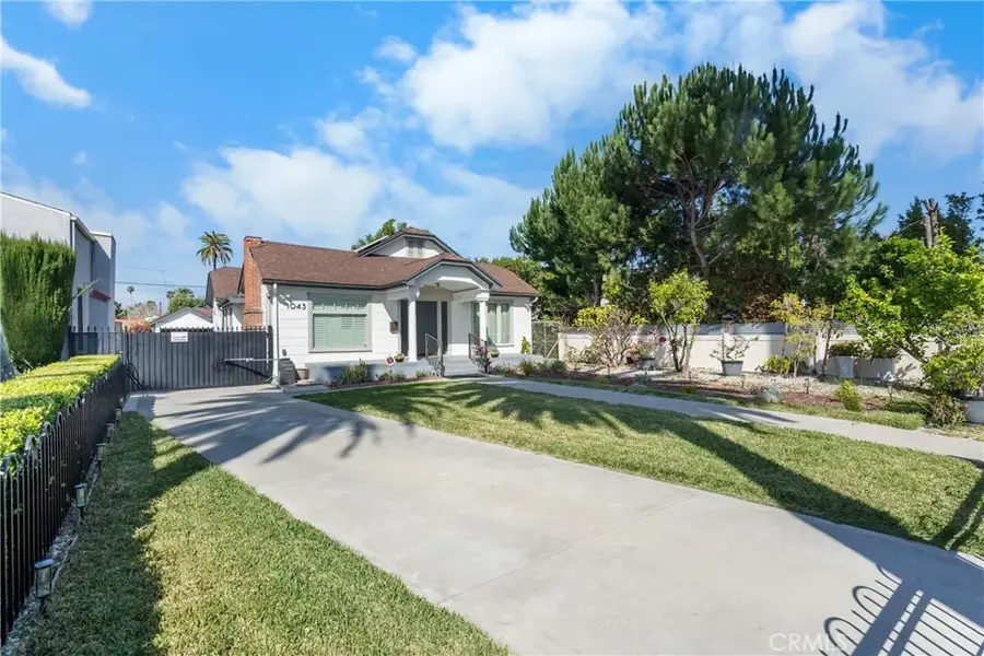 1043 S Victoria Avenue, Los Angeles, CA 90019 - #2