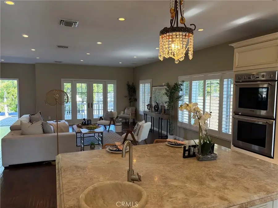 5704 Columbus, Sherman Oaks, CA 91411 - #3