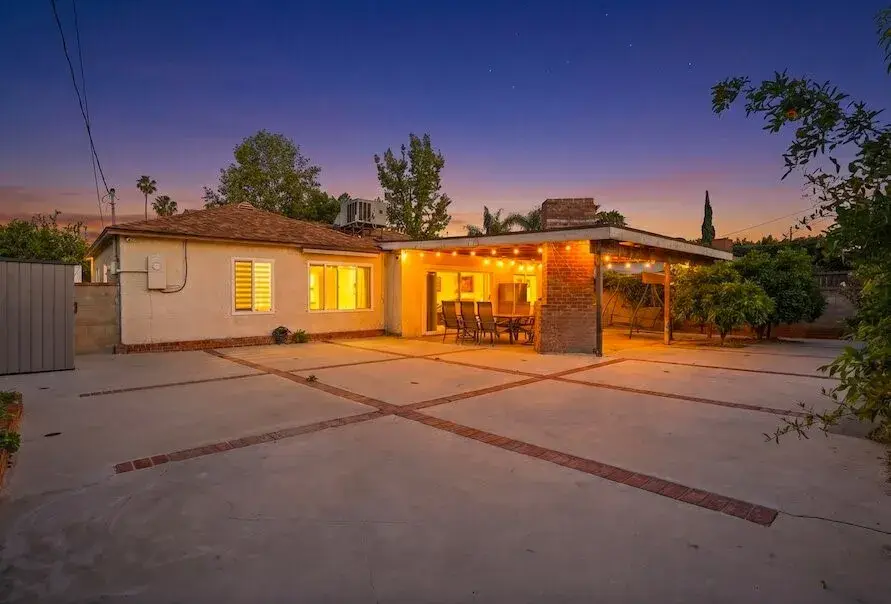 6949 Aura Avenue, Reseda, CA 91335 - #2