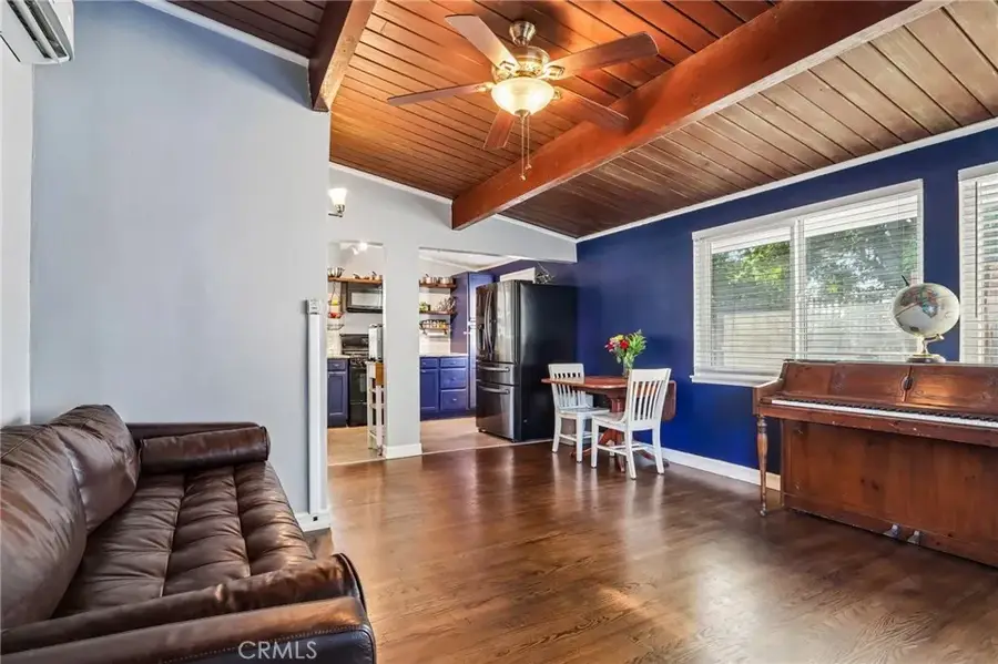 8411 Mammoth Avenue, Panorama City, CA 91402 - #3