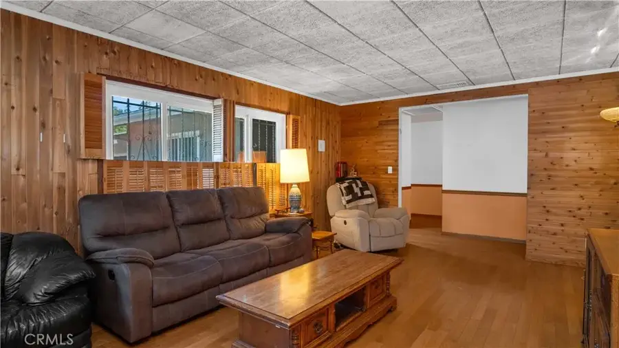6819 Cantaloupe Avenue, Van Nuys, CA 91405 - #3