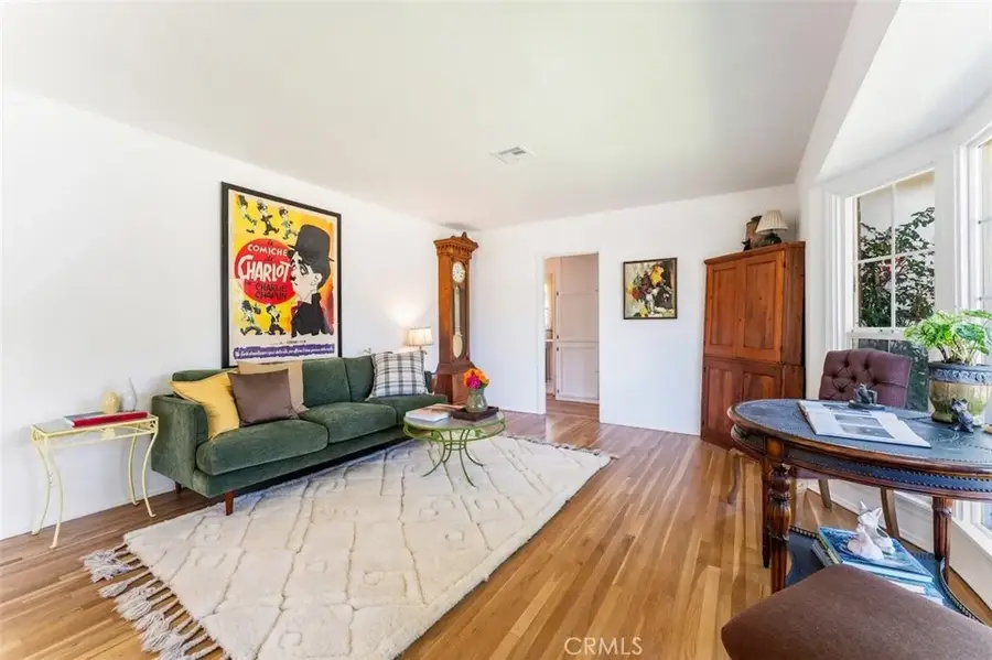 6525 Ruffner Avenue, Lake Balboa, CA 91406 - #3