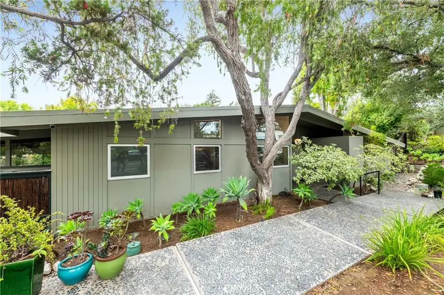4135 Meadowridge Place, Encino, CA 91436 - #2