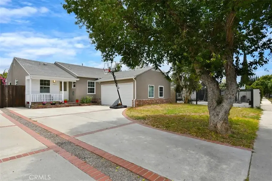 5836 Norwich Ave., Sherman Oaks, CA 91411 - #3