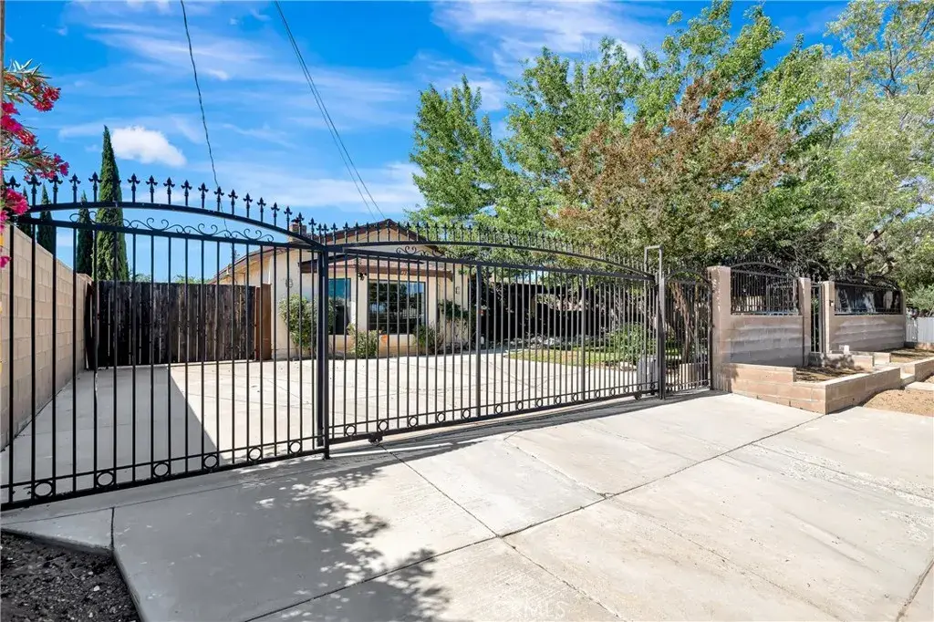 4528 W Avenue L4, Lancaster, CA 93536 - #1