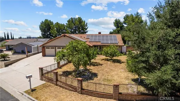15559 Sorbonne, Sylmar, CA 91342