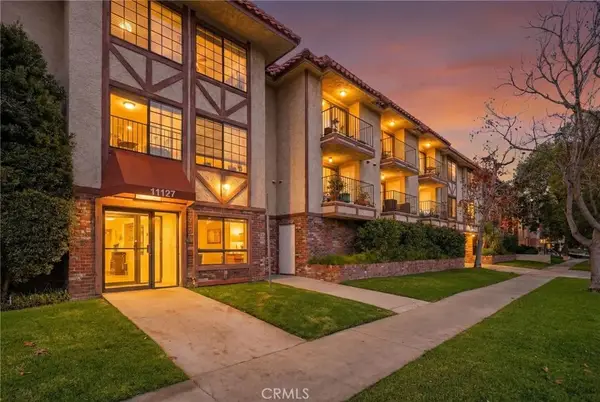 11127 La Maida #9, North Hollywood, CA 91601