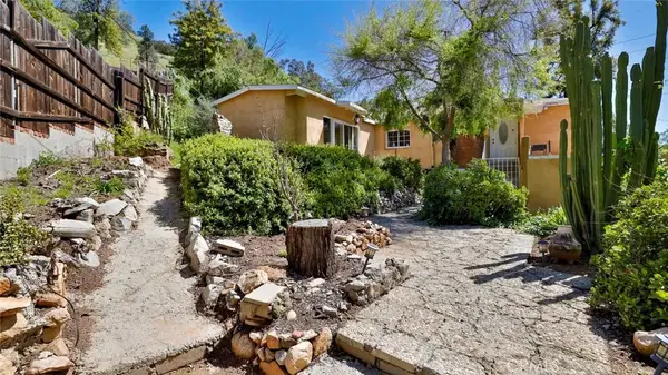 10058 Sunland Boulevard, Sunland, CA 91040