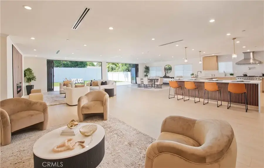 16158 Magnolia, Encino, CA 91436 - #3