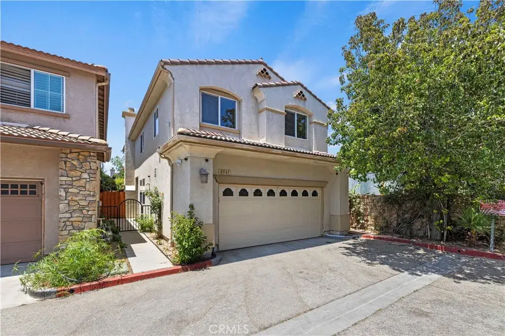 8541 Thunderbird, North Hills, CA 91343 - #1