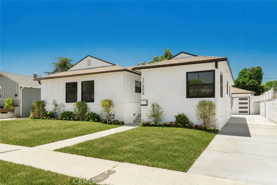 17200 Lanark Street, Lake Balboa, CA 91406 - #2