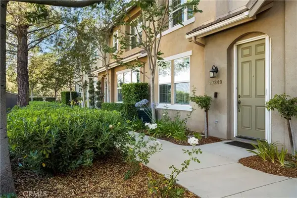 27249 Riverview Lane, Valencia, CA 91354