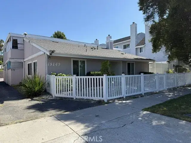 15149 Victory Boulevard, Van Nuys, CA 91411 - #1