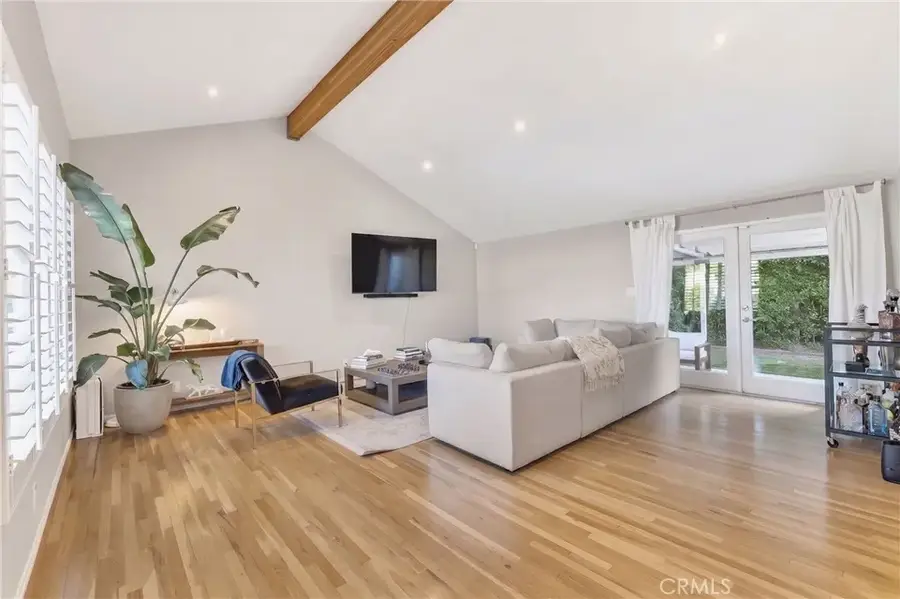 6458 Hanna, Woodland Hills, CA 91303 - #2