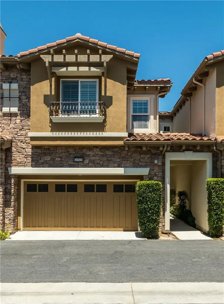 21929 Cortina, Chatsworth, CA 91311 - #1