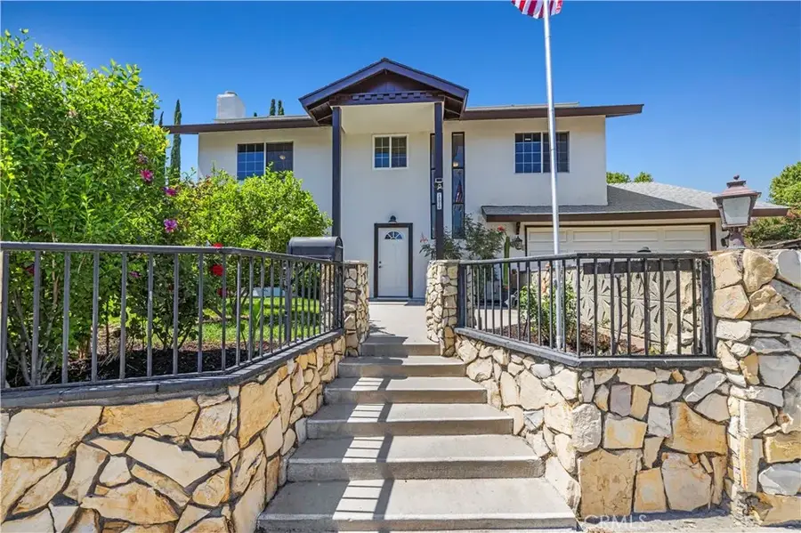 28020 Newbird Drive, Saugus, CA 91350 - #2