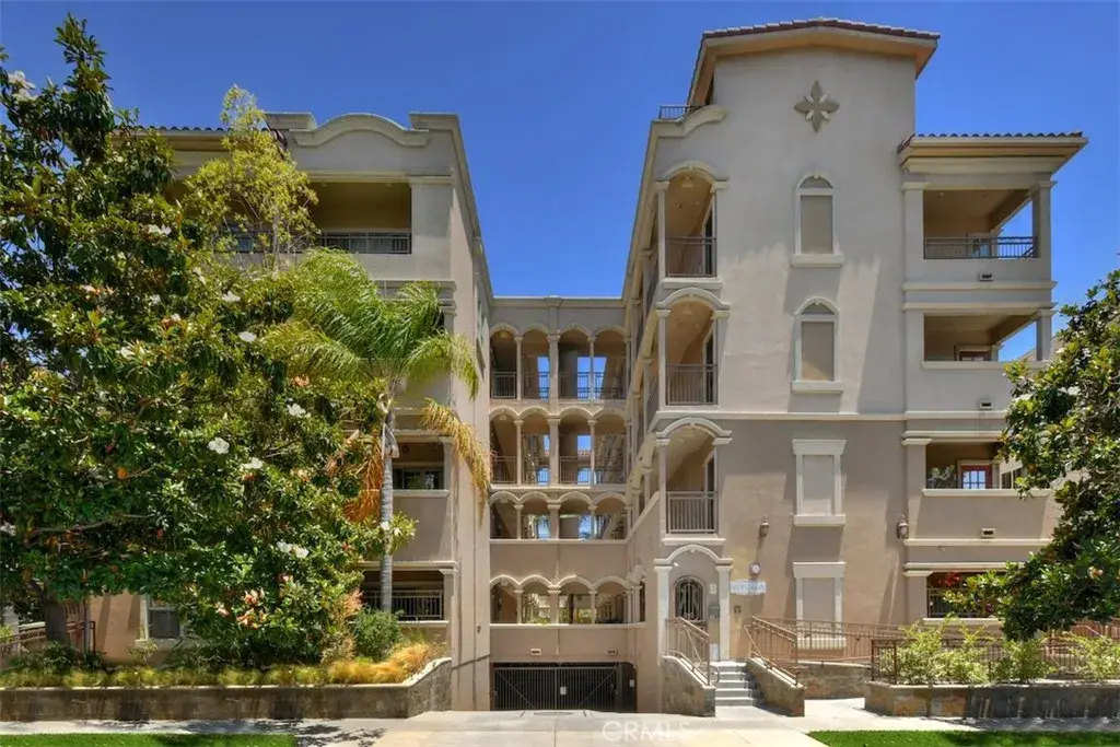 432 S Willaman Drive #401, Los Angeles, CA 90048 - #1