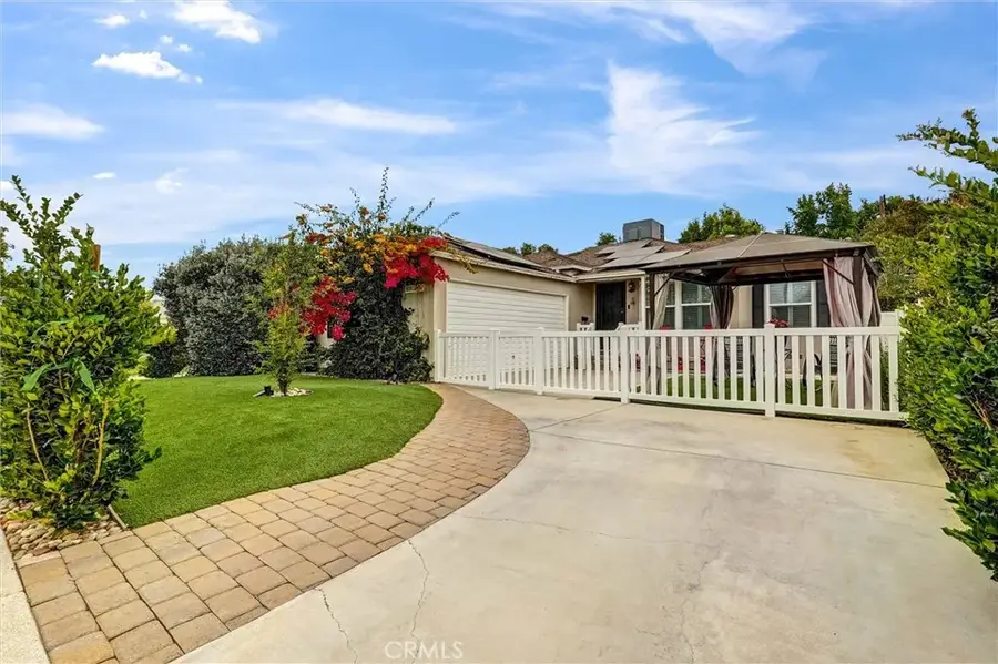 17415 Victory Boulevard, Lake Balboa, CA 91406 - #3