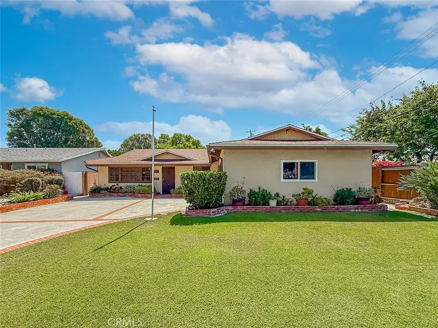 10514 Hillview Avenue, Chatsworth, CA 91311 - #2