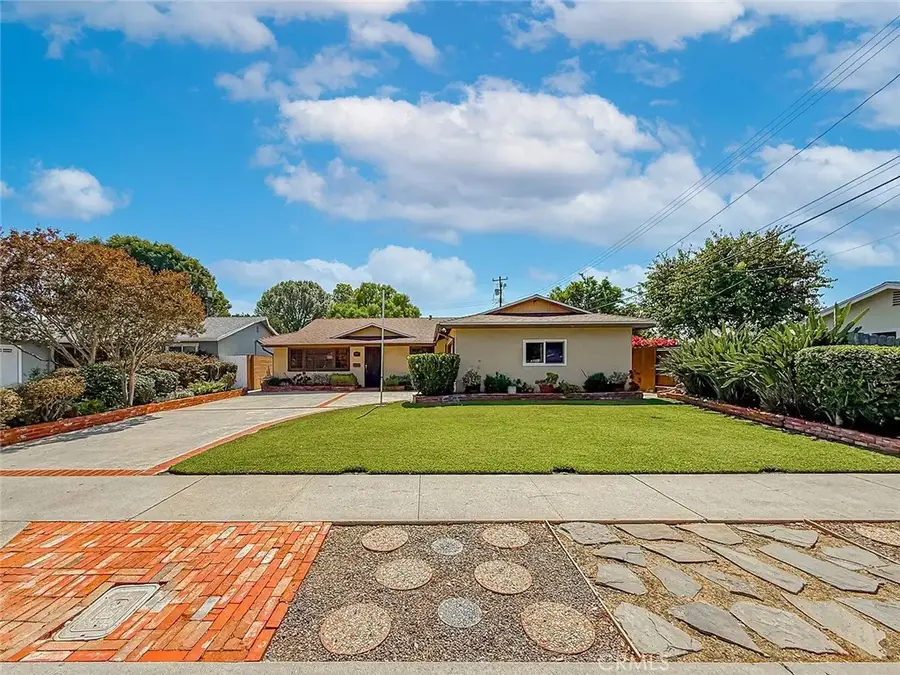 10514 Hillview Avenue, Chatsworth, CA 91311 - #3