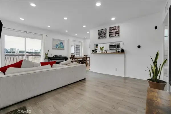 15516 Nordhoff Street #217, North Hills, CA 91343