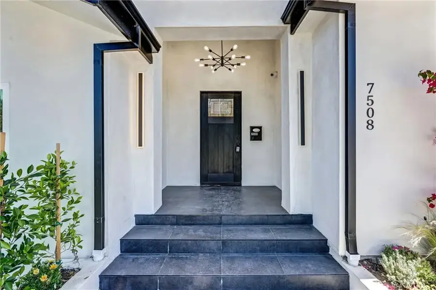 7508 Claire Avenue, Reseda, CA 91335 - #2