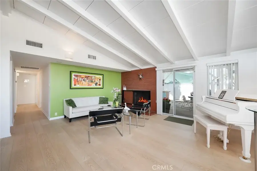 19800 Friar, Woodland Hills, CA 91367 - #2