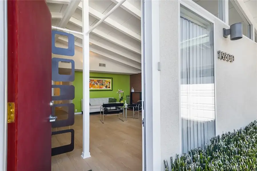 19800 Friar, Woodland Hills, CA 91367 - #3