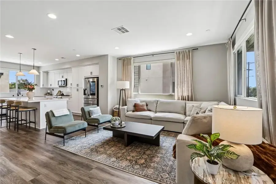13219 Victory Boulevard, Van Nuys, CA 91401 - #2