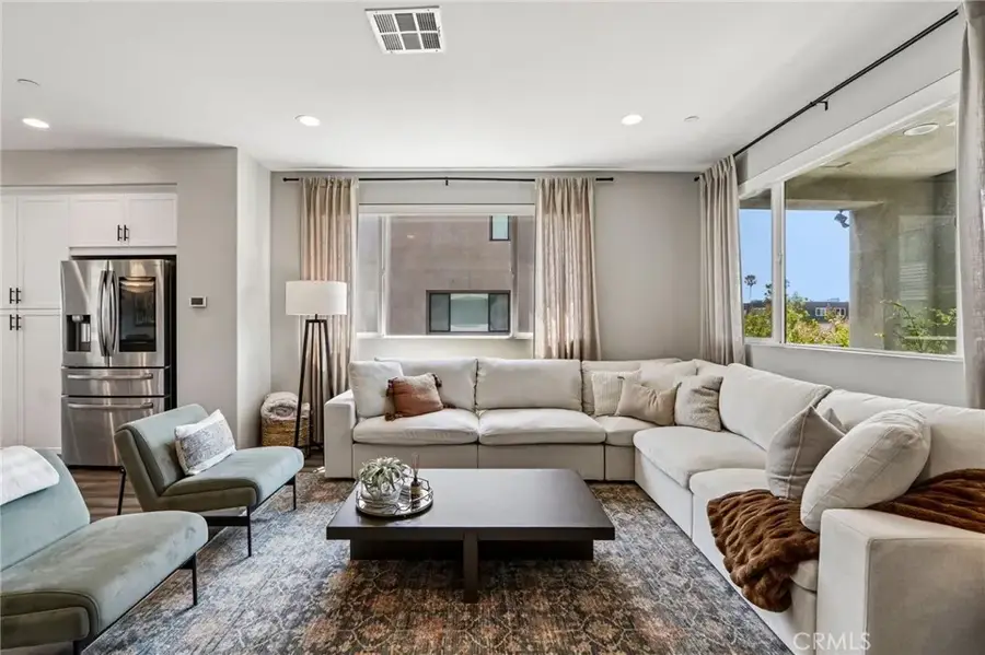 13219 Victory Boulevard, Van Nuys, CA 91401 - #3