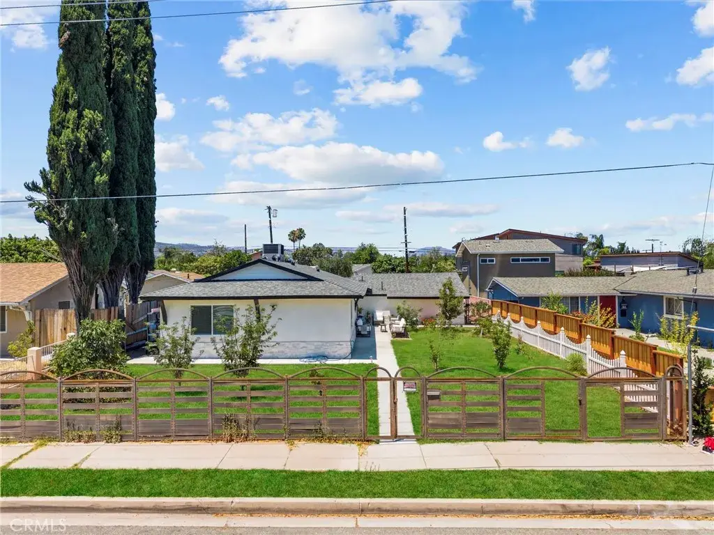 23817 Victory Boulevard, West Hills, CA 91307 - #1