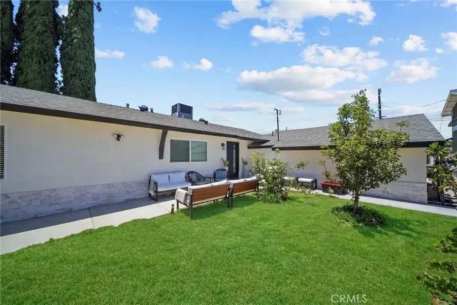 23817 Victory Boulevard, West Hills, CA 91307 - #3