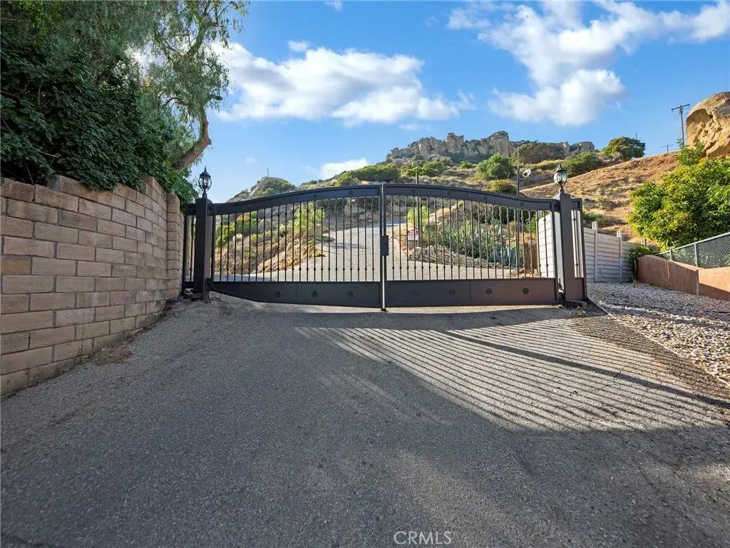 501 Thompson, Chatsworth, CA 91311 - #1