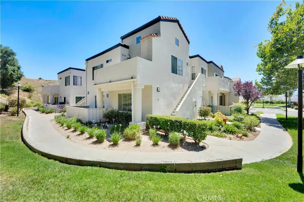 21203 Trumpet Drive #102, Newhall, CA 91321 - #1