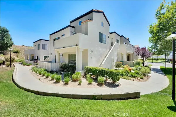 21203 Trumpet Drive #102, Newhall, CA 91321
