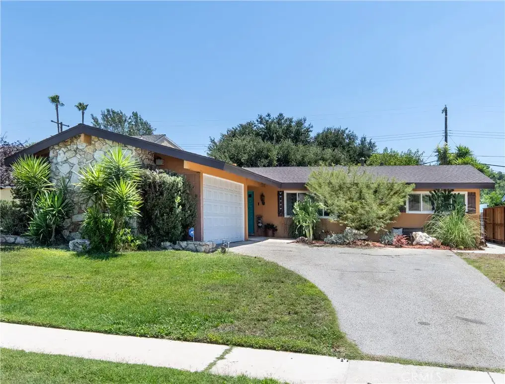 6600 Whitaker, Lake Balboa, CA 91406 - #1