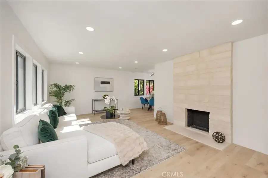 5856 Halbrent Avenue, Sherman Oaks, CA 91411 - #3