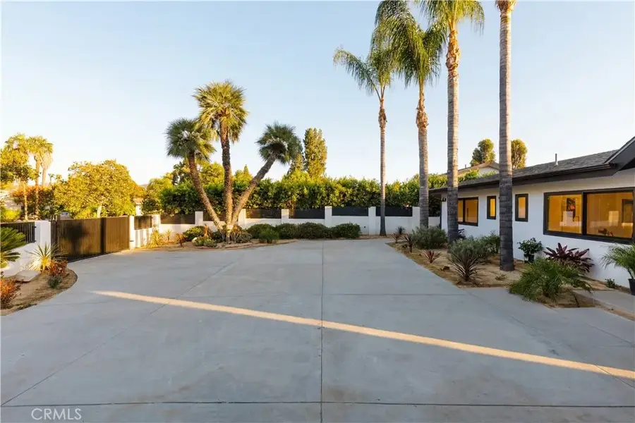 5313 Crebs Avenue, Tarzana, CA 91356 - #2