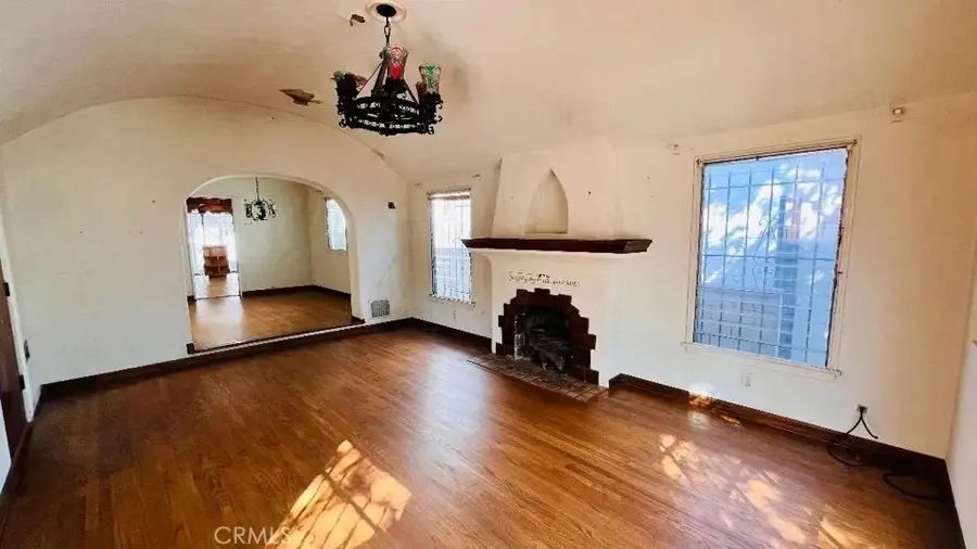1207 S Chavez, Burbank, CA 91506 - #2