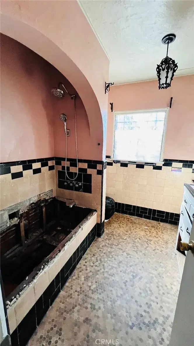 1207 S Chavez, Burbank, CA 91506 - #3