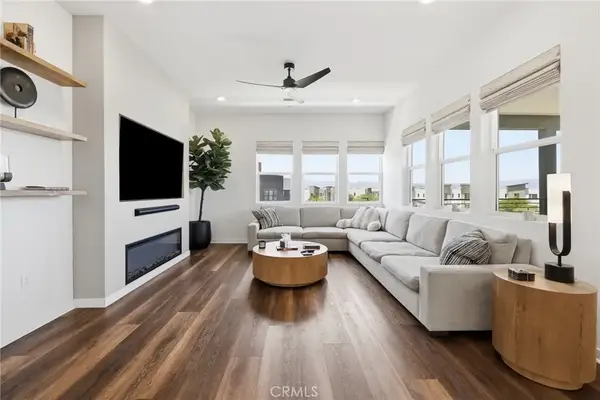 27525 Illumination Court, Valencia, CA 91381