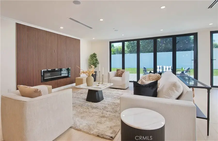 16158 Magnolia, Encino, CA 91436 - #3