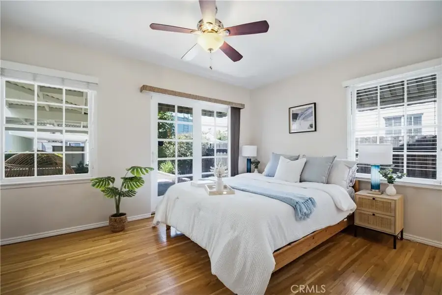 17061 Lorne, Lake Balboa, CA 91406 - #3