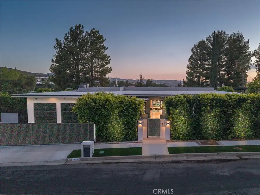 17977 Medley Drive, Encino, CA 91316 - #2