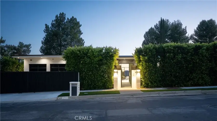 17977 Medley Drive, Encino, CA 91316 - #3