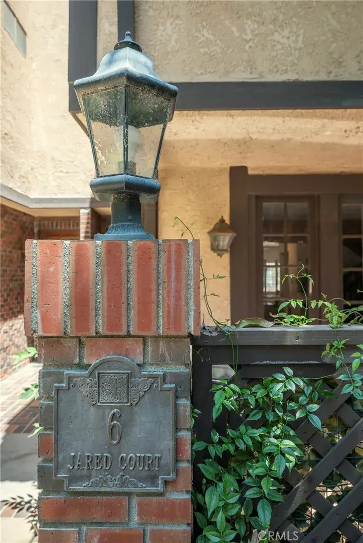 24420 Victory, Woodland Hills, CA 91367 - #2