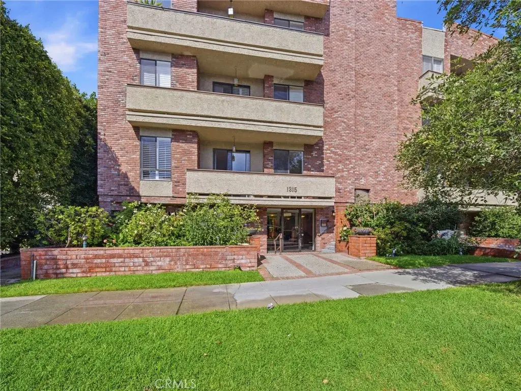 1315 Roxbury Dr #204, Los Angeles, CA 90035 - #1