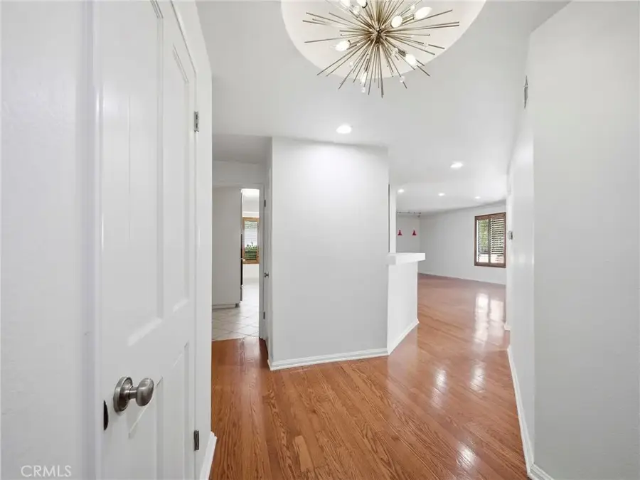 1315 Roxbury Dr #204, Los Angeles, CA 90035 - #2