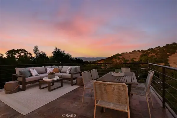 15059 Rayneta Drive, Sherman Oaks, CA 91403