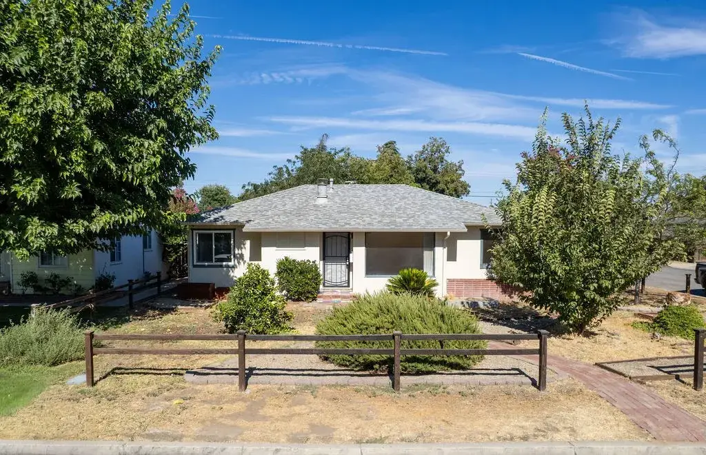 326 Olive, Bakersfield, CA 93304 - #1